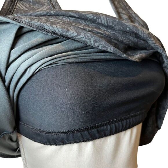Columbia Omni-Wick Women's Athletic Dress with Built in Bra Black Gray Print XS - Picture 5 of 10